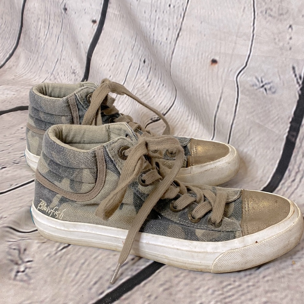 Blowfish Camoflauged High-Top Sneakers Size 6 Excellent Condition